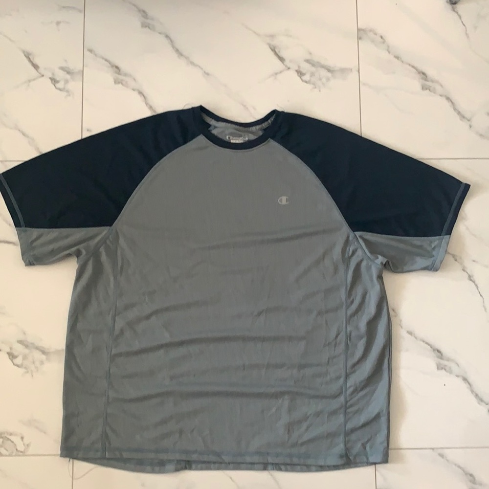 Athletic style campion shirt